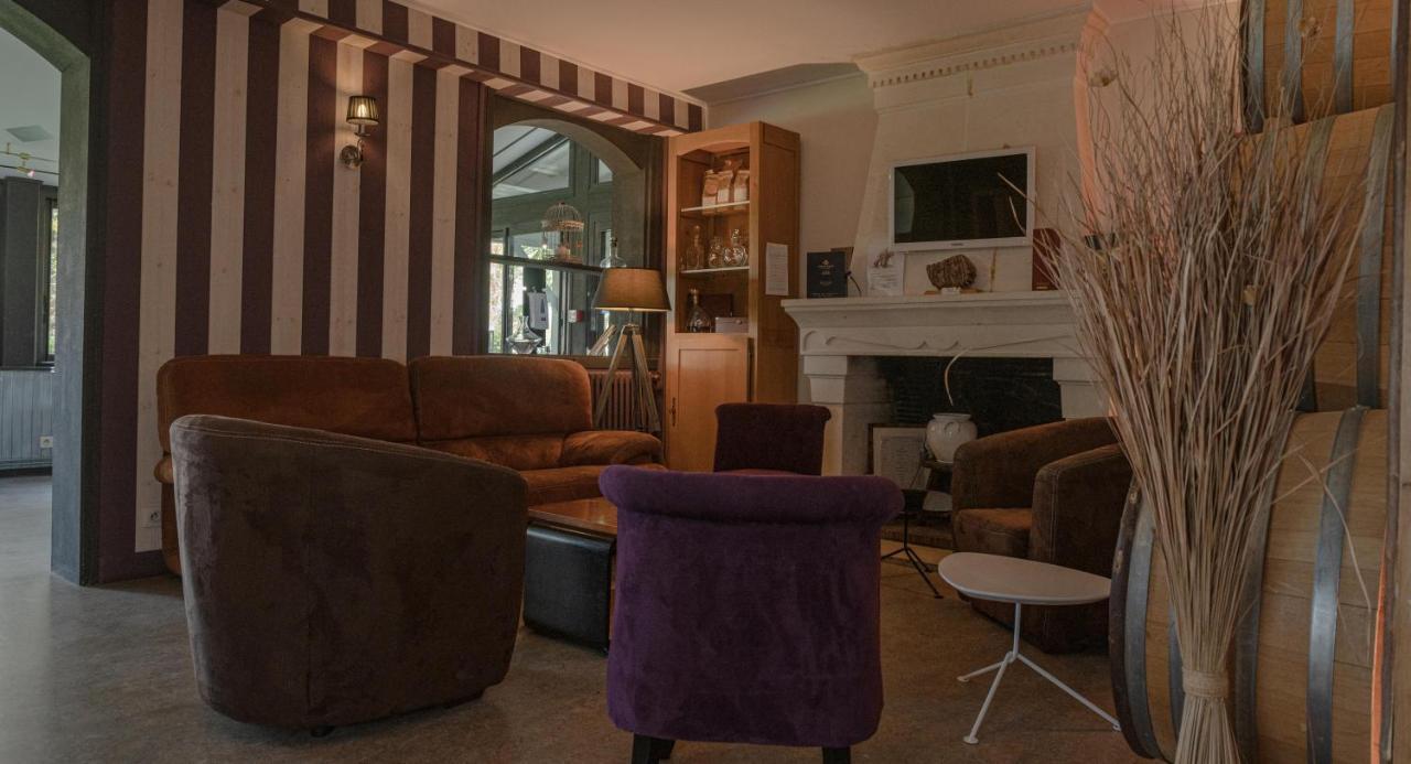 Logis Hotel Restaurant L'Essille Bassac ภายนอก รูปภาพ