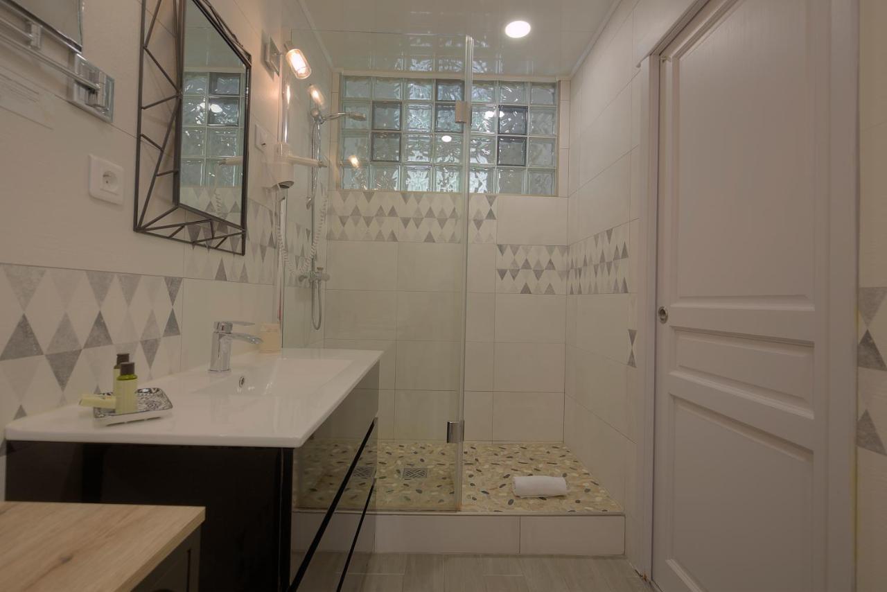 Logis Hotel Restaurant L'Essille Bassac ภายนอก รูปภาพ